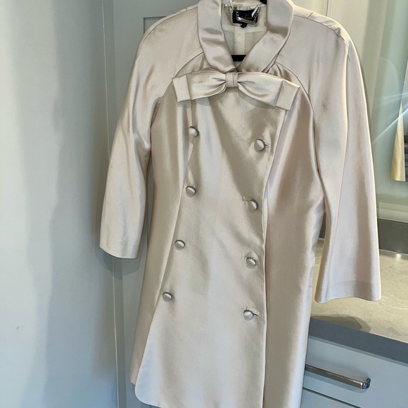 Luisa Spagnoli Cream Silk Coat With Bow & High End Buttons -LIKE NEW - Picture 8 of 8